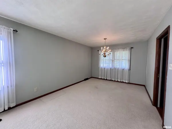 1307 REBECCA LN, Macomb, IL 61455
