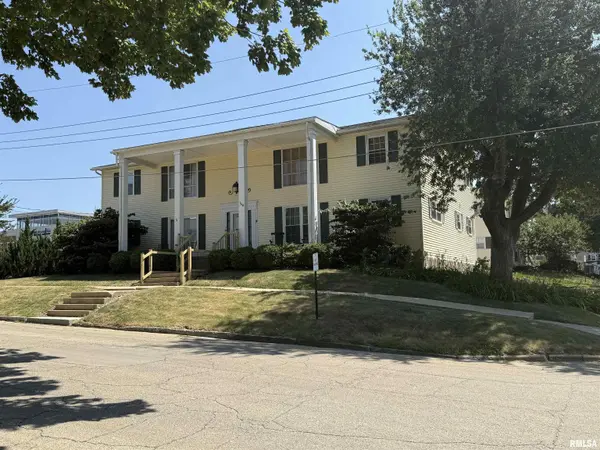 168 W ELM ST #4, Canton, IL 61520