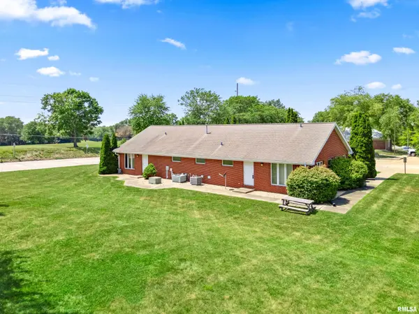 112 PARK RIDGE LN, Pekin, IL 61554