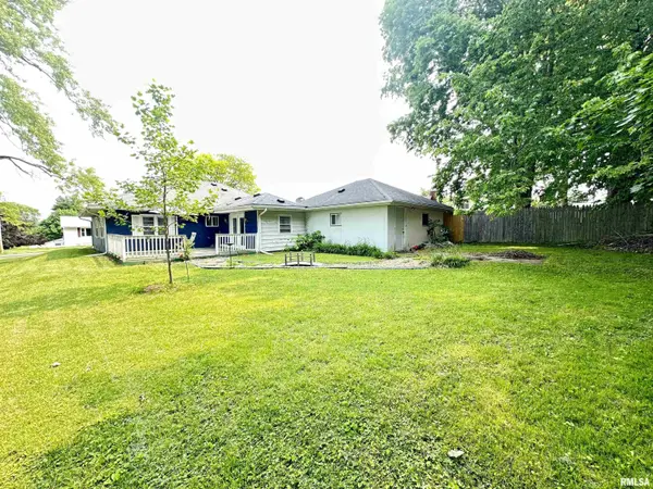 402 W TOWER ST, Eureka, IL 61530