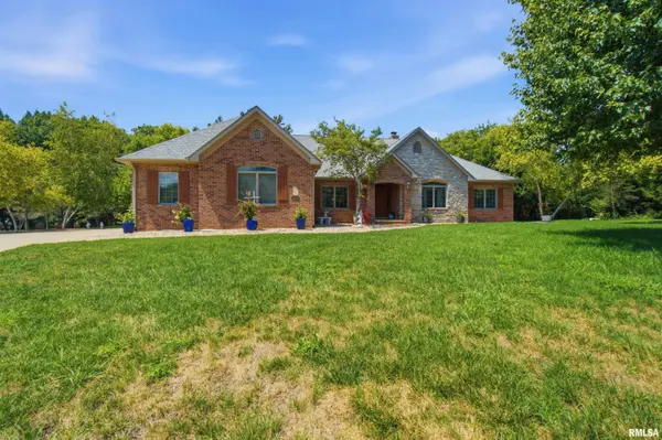 6 WILDWOOD CT, Washington, IL 61571