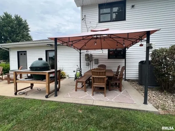 115 Kurlene DR, Macomb, IL 61455