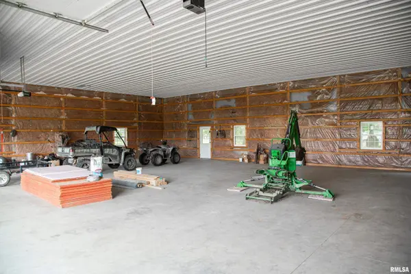 15250 RAY RD, Lewistown, IL 61542