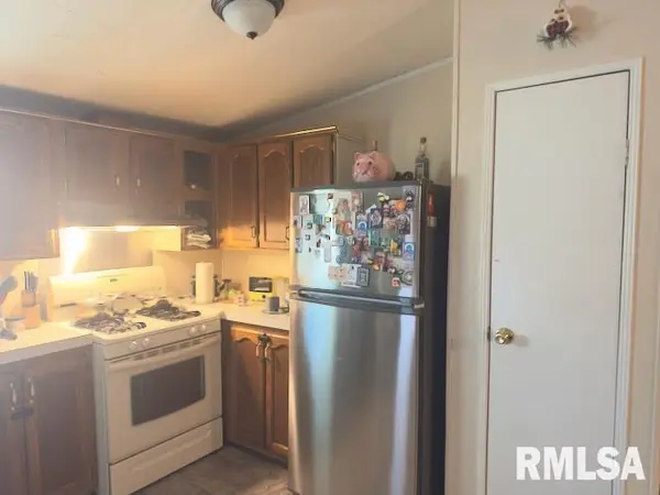 130 N WEST ST, Fairview, IL 61432