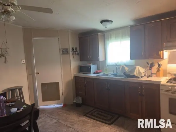 130 N WEST ST, Fairview, IL 61432