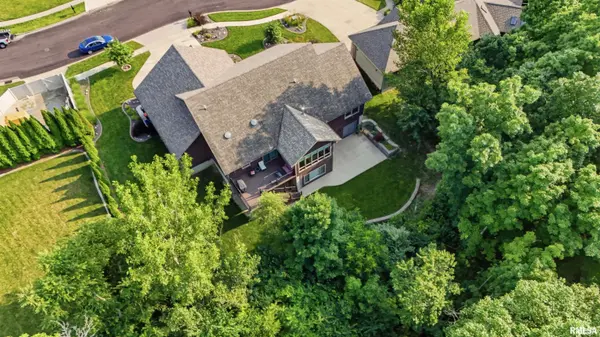 1841 AUTUMN RDG, Washington, IL 61571
