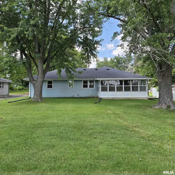 2610 W SCENIC DR, Peoria, IL 61604