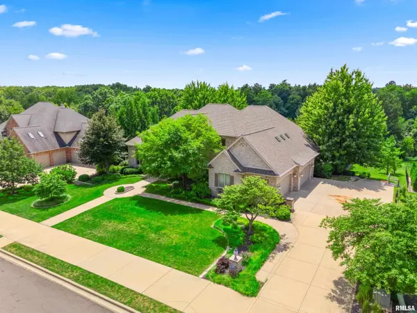 1811 KERN RD, Washington, IL 61571