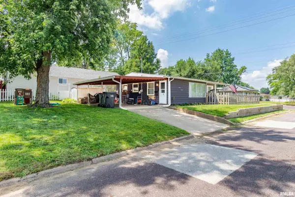 1600 BELLAIRE ST, Pekin, IL 61554