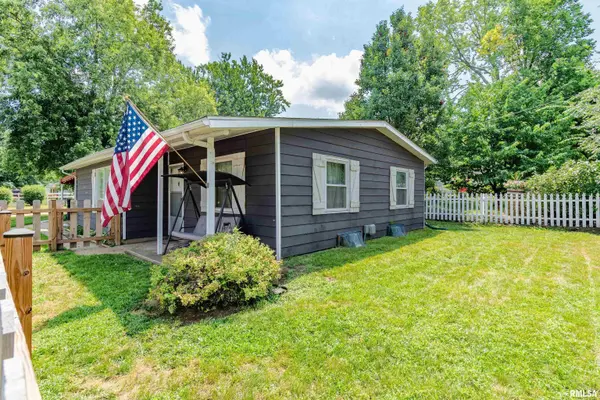 1600 BELLAIRE ST, Pekin, IL 61554