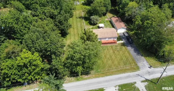 202 S Dunston ST, Marion, IL 62959