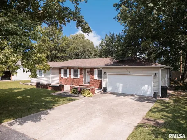 3004 W CLIFTON CT, Marion, IL 62959