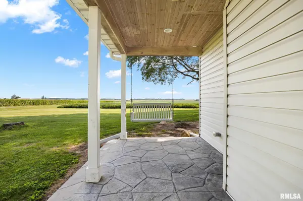 1276 County Road 700 N RD, Eureka, IL 61530