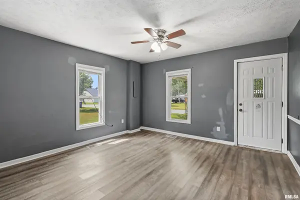 208 PINE ST, Ewing, IL 62836