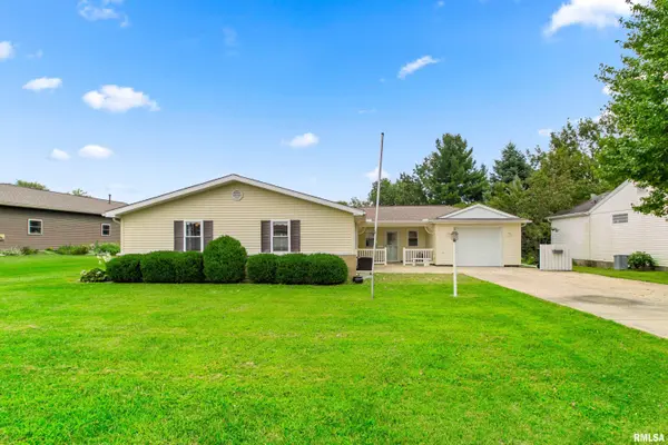 221 S CUMMINGS LN, Washington, IL 61571