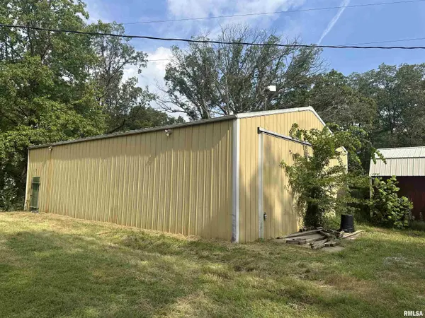 2003 GRANGE HALL RD, Marion, IL 62959