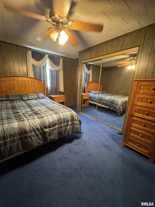 214 S MAIN ST, Zeigler, IL 62999