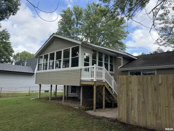 318 MEADOW DR, Macomb, IL 61455