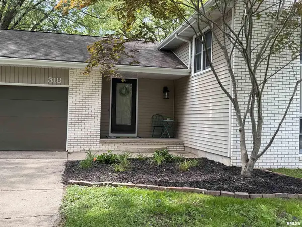 318 MEADOW DR, Macomb, IL 61455