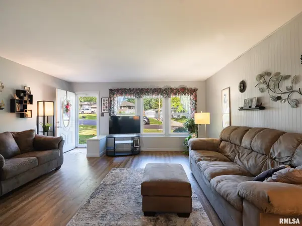 5615 N MAR VISTA DR, Peoria, IL 61614