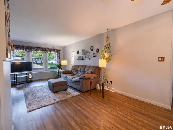 5615 N MAR VISTA DR, Peoria, IL 61614