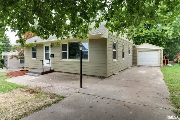 302 W WYNNWOOD DR, Peoria, IL 61614