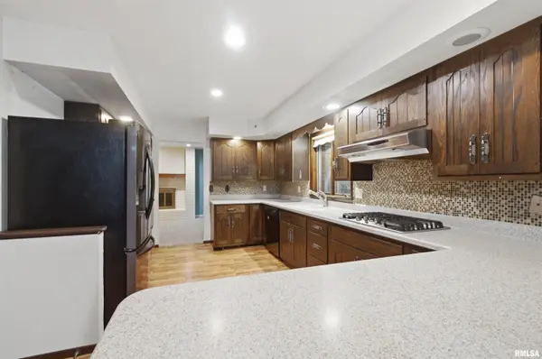 4015 N SAYMORE CT, Peoria, IL 61615