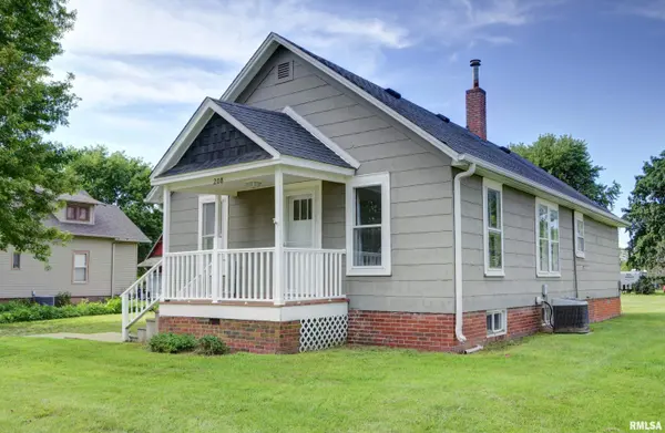 208 E MAIN ST, Industry, IL 61440