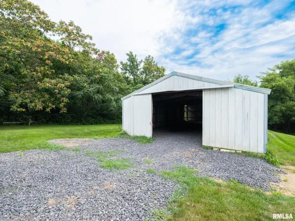 9713 W RIEKENA RD, Mapleton, IL 61547