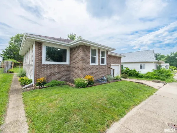 1500 MARTHA ST, Pekin, IL 61554