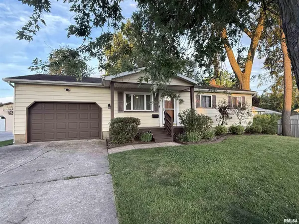 833 N 8TH AVE, Canton, IL 61520