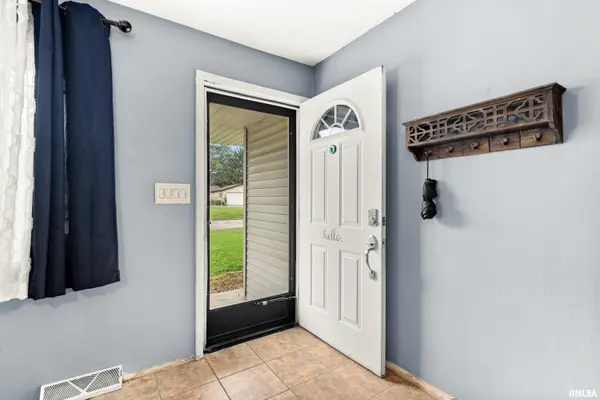 1205 N CORONADO DR, Peoria, IL 61604