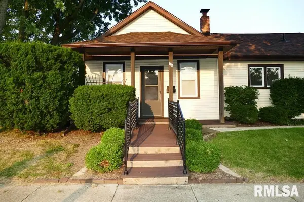 612 N FRANKLIN ST, Roanoke, IL 61561
