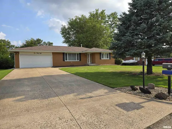 138 HARVESTER RD, Canton, IL 61520