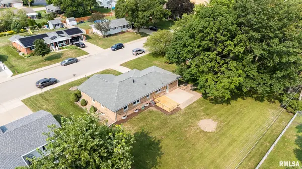 360 E GREENWOOD ST, Morton, IL 61550