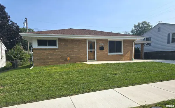 1107 MONROE ST, Pekin, IL 61554
