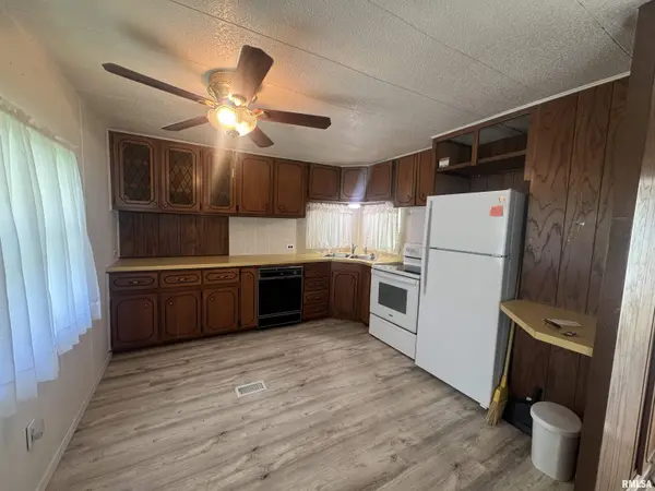 1701 N RUSSELL ST, Marion, IL 62959
