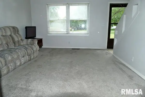 1936 CANTERBURY DR #2Q, Washington, IL 61571