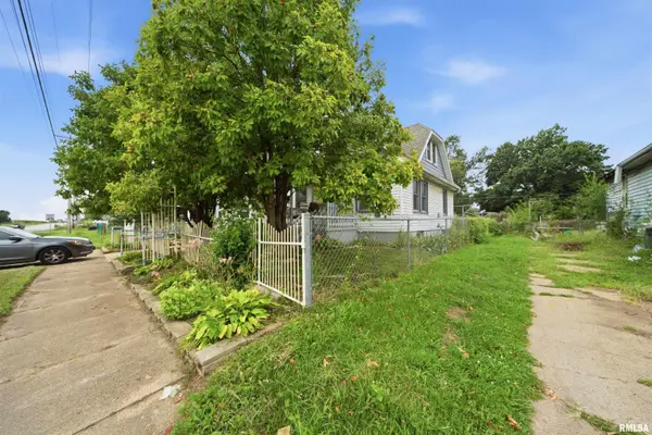 1811 S 2ND ST, Pekin, IL 61554