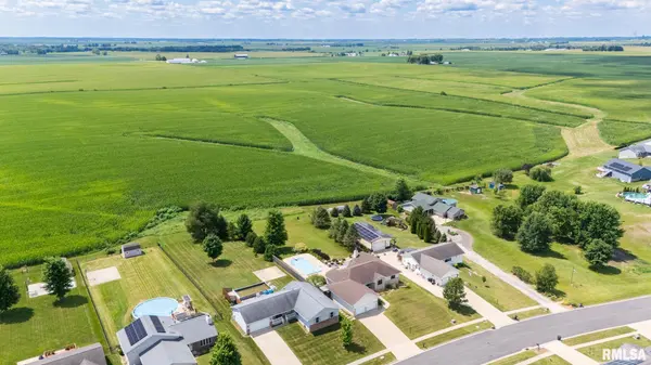 912 DENNIS DR, Eureka, IL 61530