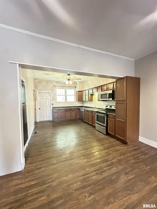 301 E 3RD ST, Johnston City, IL 62951