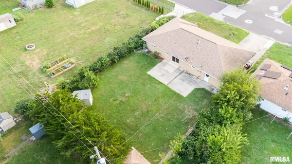 1606 N 4TH ST, Pekin, IL 61554
