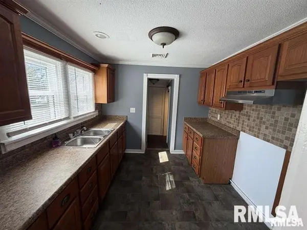 621 S STEWART ST, Creve Coeur, IL 61610
