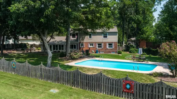 513 DOGWOOD LN, Carterville, IL 62918