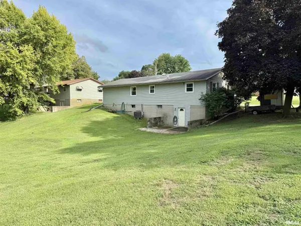 507 E STATE ST, Astoria, IL 61501