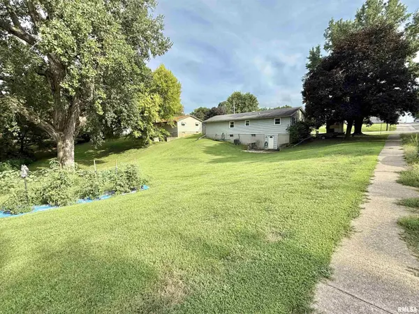 507 E STATE ST, Astoria, IL 61501