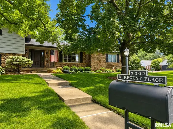 7302 N REGENT PL, Peoria, IL 61614