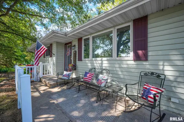 201 DANIEL Pkwy, Washington, IL 61571