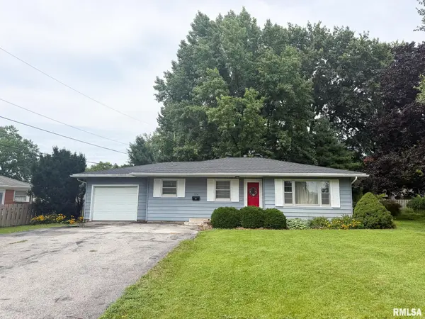 126 Penny LN, Macomb, IL 61455