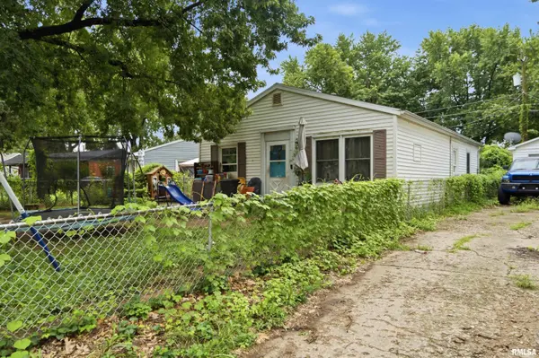 1606 KOCH ST, Pekin, IL 61554